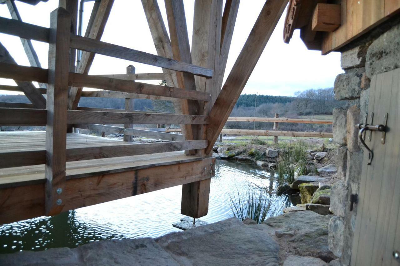 Les Cabanes Des Fontaines Saint-Sernin-du-Bois Exteriér fotografie